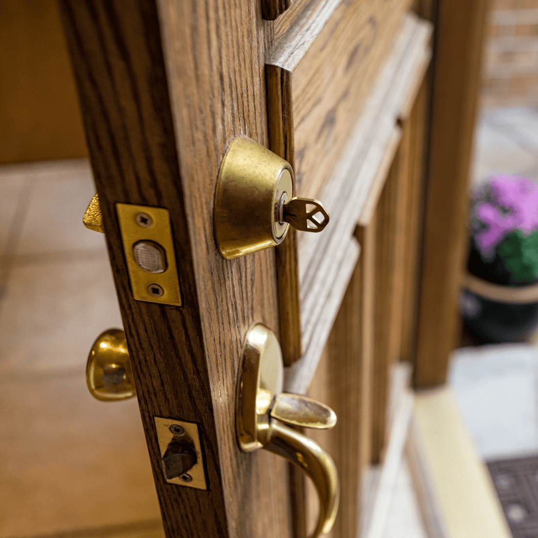 Sticky Lock? Here's How to Fix It – Door to Door
